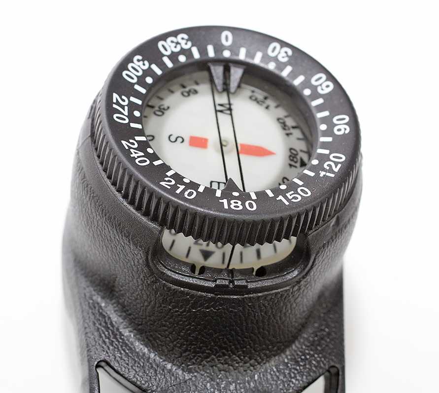 картинка Консоль трехприборная (манометр, глубиномер, компас) SoprasSub от магазина DivingWolf