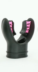 картинка Анатомический загубник Aquatec (розовый) от магазина DivingWolf