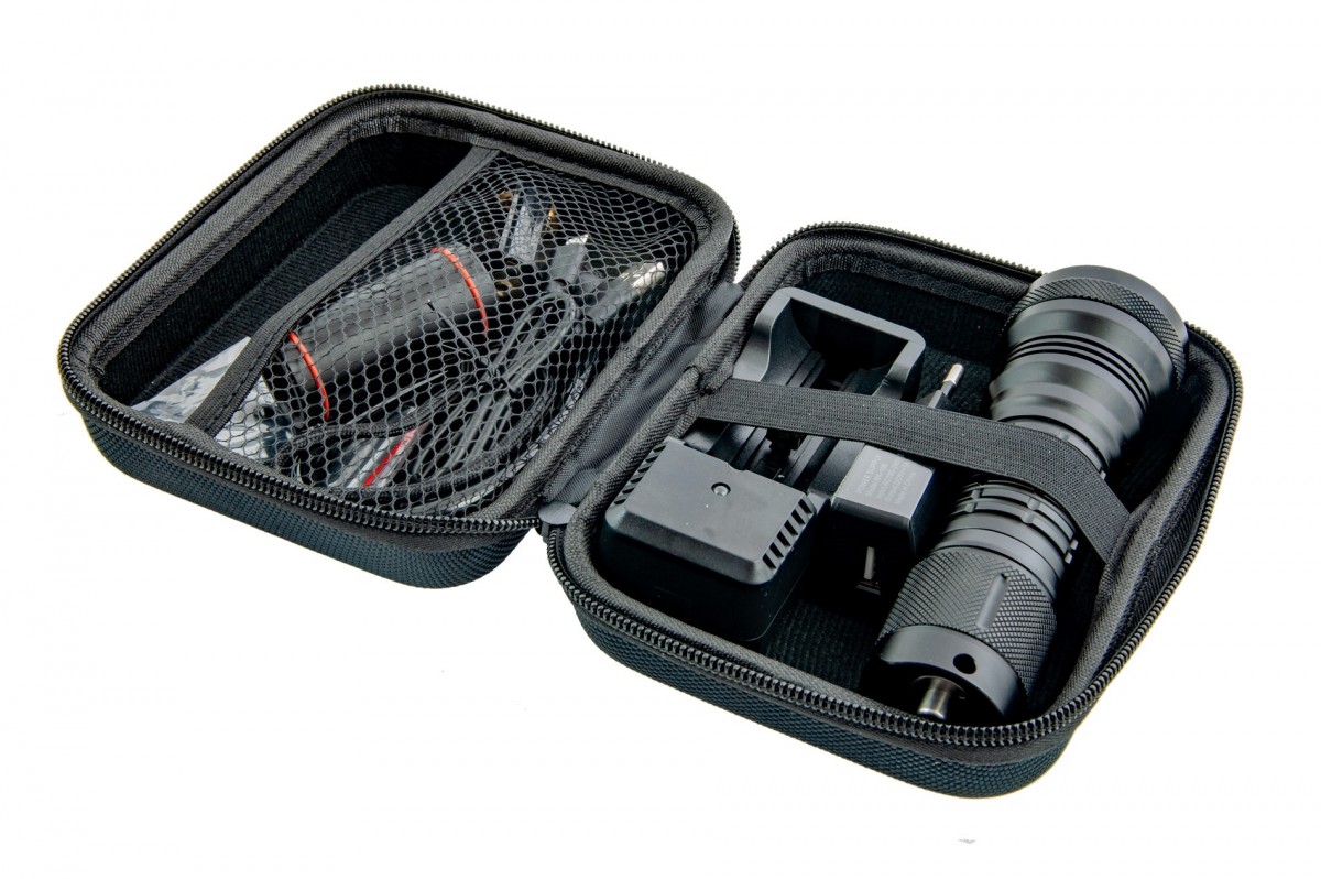 картинка Подводный фонарь TecLine  "TEC-1200" с ручкой Гудмана от магазина DivingWolf