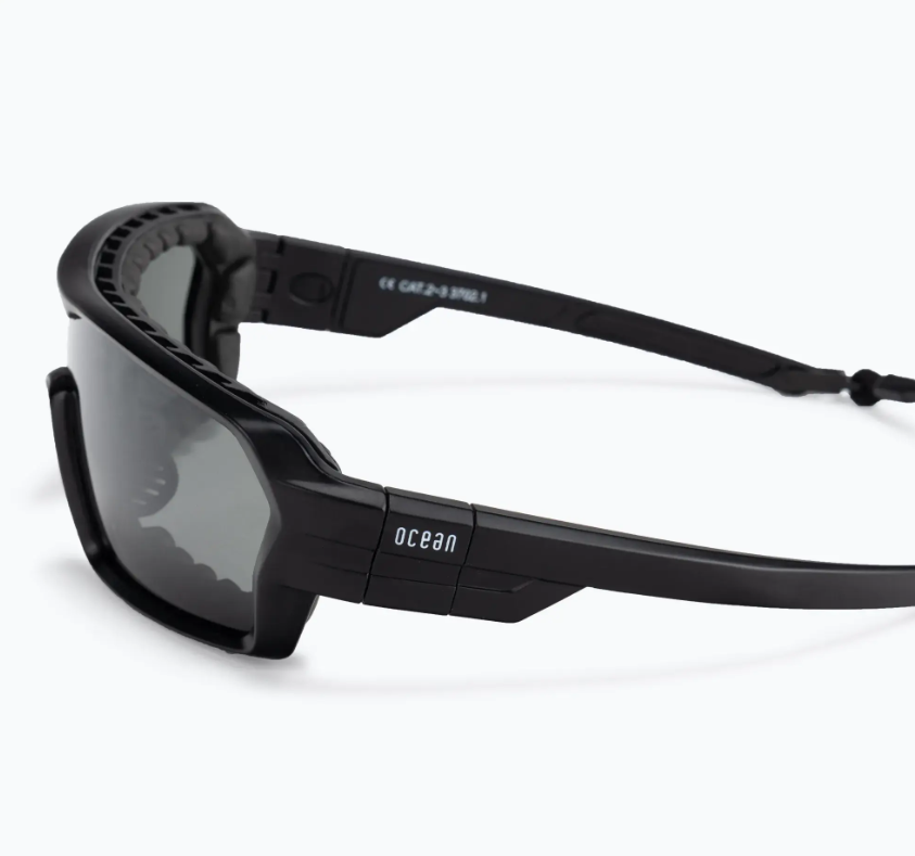 картинка Очки Ocean Chameleon чёрные матовые/тёмные линзы от магазина DivingWolf