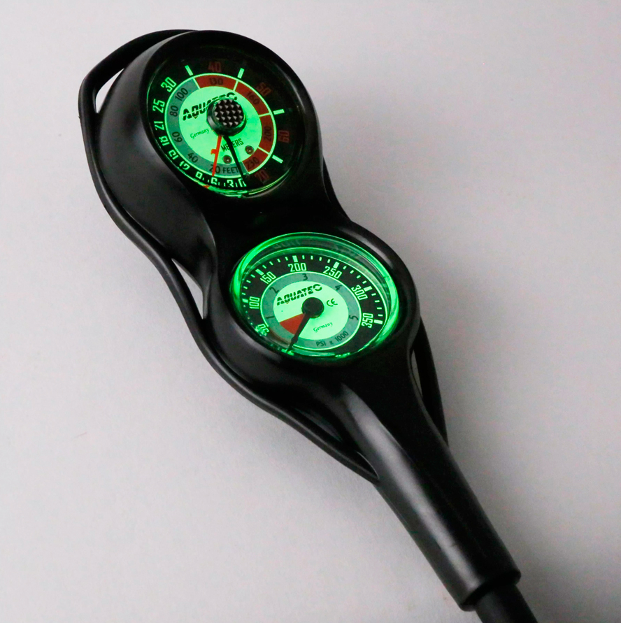 картинка Консоль Compact трехприборная (манометр, глубиномер, компас) от магазина DivingWolf