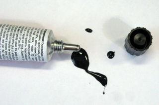 картинка Клей Scorpena для неопрена, 50 мл. от магазина DivingWolf