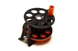 картинка Катушка пластиковая Pelengas для пневматических ружей и араблетов от магазина DivingWolf