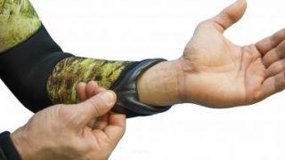 картинка Гидрокостюм Аквадискавери Волга Camo 3D 7 мм от магазина DivingWolf