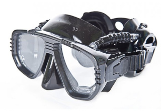 картинка Маска с ушами Pro Ear черный силикон, черная рамка МЕ-55 IST от магазина DivingWolf