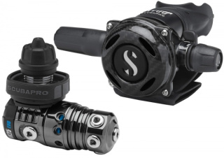 картинка Регулятор Scubapro MK25 EVO DIN/A700 CARBON BLACK TECH от магазина DivingWolf
