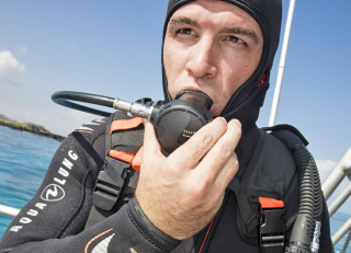 картинка Регулятор Calypso NEW DIN 2017, 200 бар от магазина DivingWolf