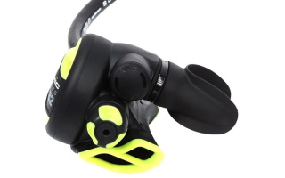 картинка Октопус Atomic Aquatics B2 OCTO, SWIVEL, YELLOW 36" от магазина DivingWolf