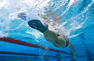 картинка Ласты короткие для бассейна Microfin 2020 Aqua Sphere от магазина DivingWolf