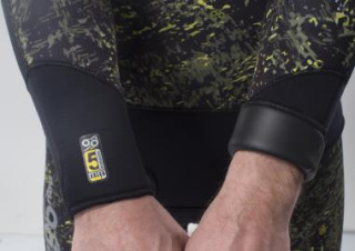 картинка Гидрокостюм Аквадискавери Атаман Camo Pixel 9 мм от магазина DivingWolf