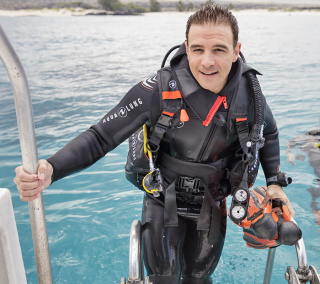 картинка Гидрокостюм для дайвинга Dive моно со шлемом 2017 Aqua Lung муж от магазина DivingWolf