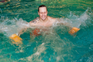 картинка Усилитель сопротивления для рук Aqua Sphere Ergo Bells от магазина DivingWolf