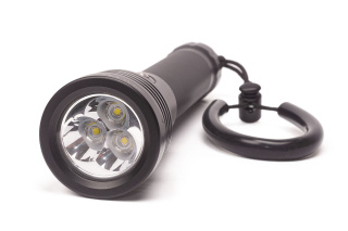 картинка Фонарь Salvimar Rigel 3500 люмен, 3 диода, 2 аккумулятора 26650, теплый свет от магазина DivingWolf